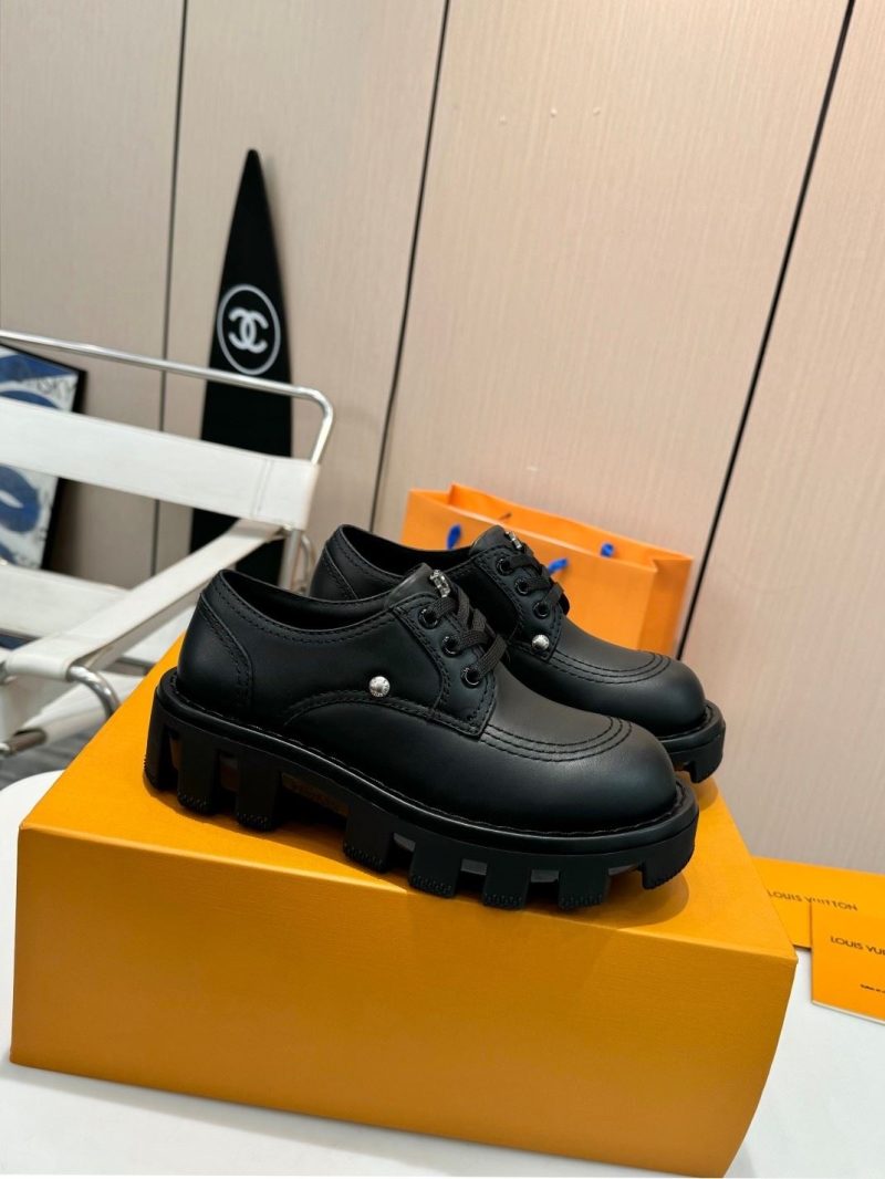 l0vis Vvtt0n loafers